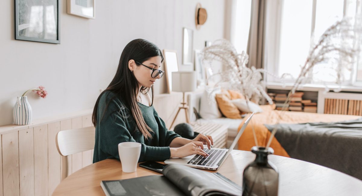 pexels-vlada-karpovich-4050426